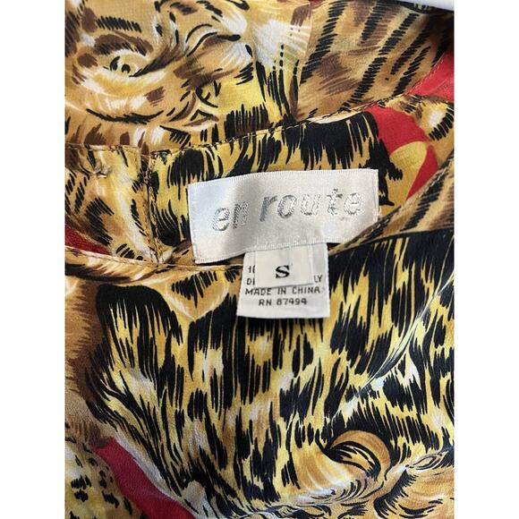 Vintage 80s Small Silk Short Sleeve Blouse Red Brown Animal Zebra Jaguar Classic - Picture 3 of 7